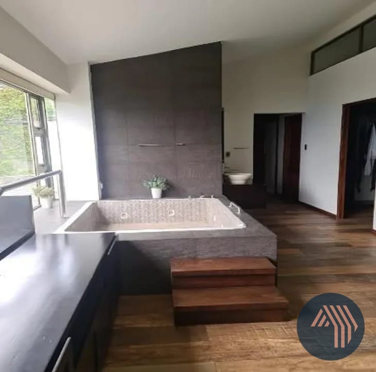 Venta de Amplia Propiedad - Montebello, KM 9.5 Carr. Salvador — Casa en Venta en Montebello I, Carretera a El Salvador, Guatemala, Ciudad — foto 15 de 17