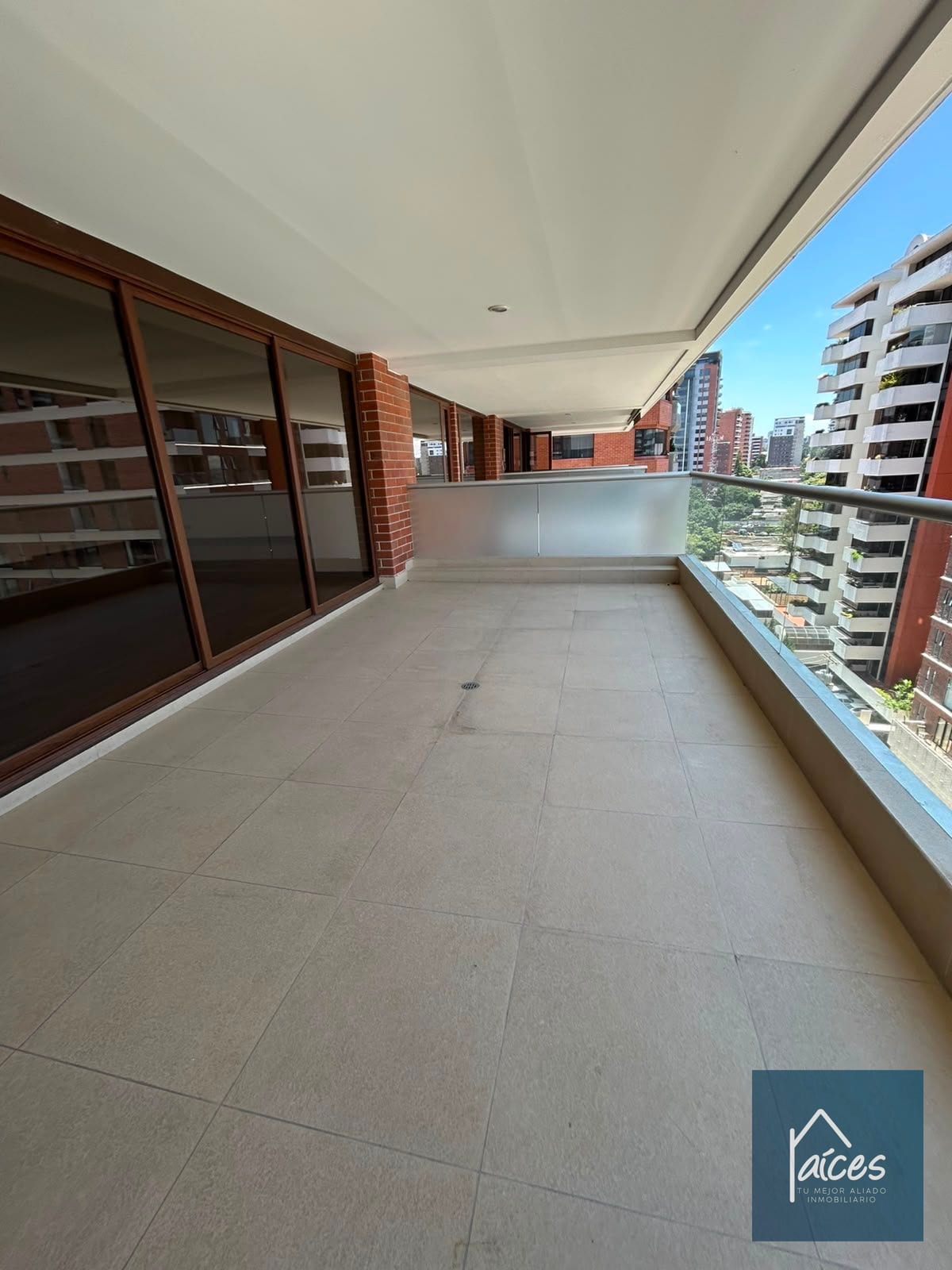 Apartamento en venta GAUDI Zona 14 (D) — Apartamento en Venta en Gaudí, Zona 14, Guatemala, Ciudad — foto 2 de 14