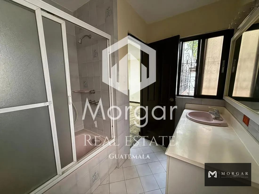 Casa para oficina o comercio en alquiler en Zona 10 de 1,562.44 Mts en $ 6,160 — Casa en Alquiler en Zona 10, Guatemala, Ciudad — foto 11 de 17