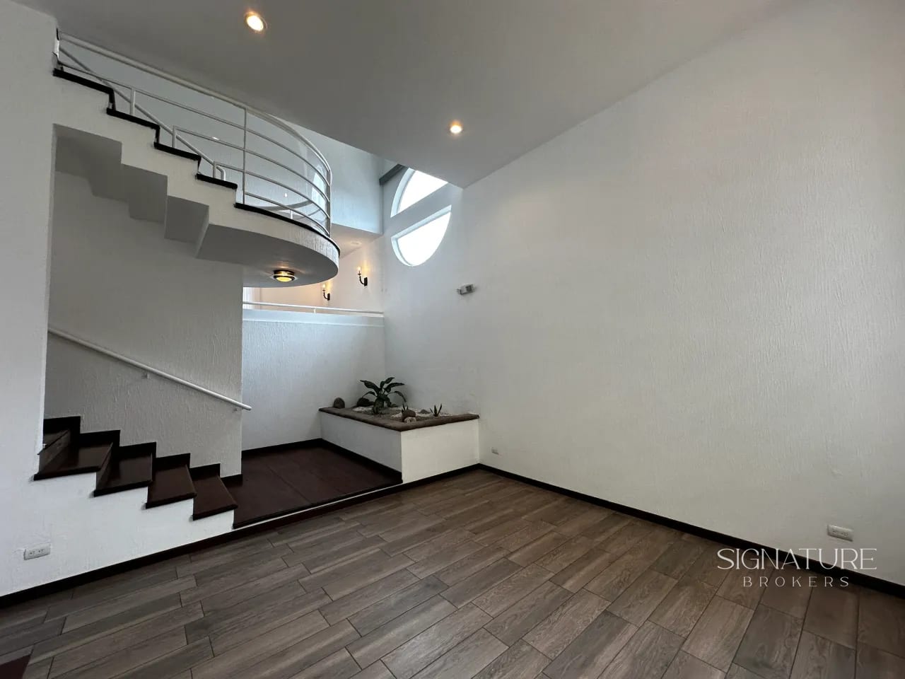 Casa en Renta - Elgin II Z.13 — Casa en Alquiler en Elgin, Zona 13, Guatemala, Ciudad — foto 1 de 14