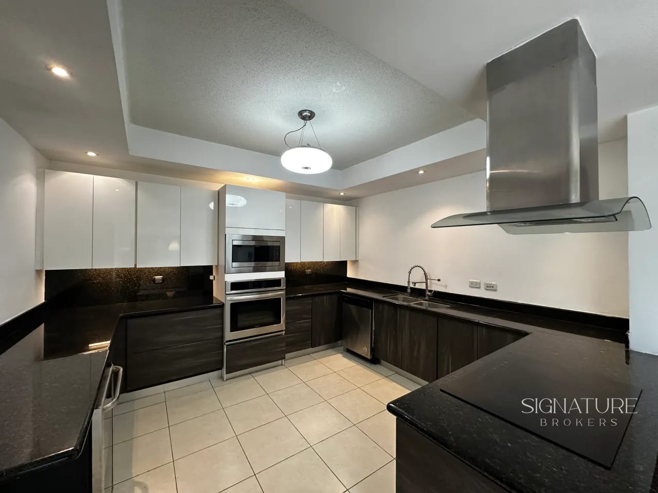 Casa en Venta - Condominio Encinos 6, Cayala Z.16 — Casa en Venta en Zona 15, Guatemala, Ciudad — foto 2 de 17