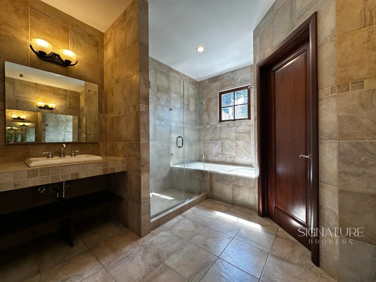 Casa en Venta - Puerta Grande, Km 14 CES — Casa en Venta en Puerta Grande, Carretera a El Salvador, Guatemala, Ciudad — foto 3 de 17