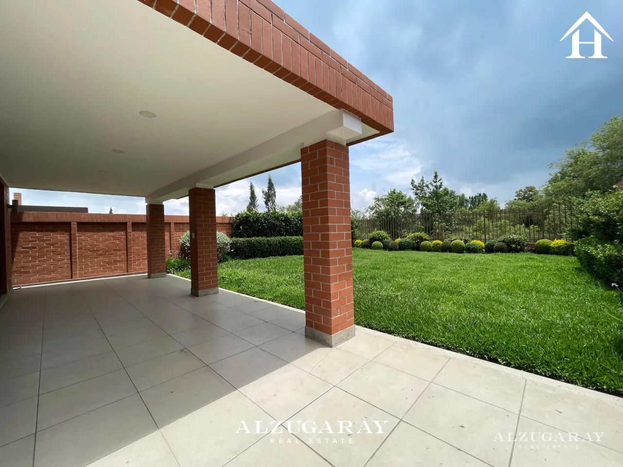 Casa Grande C/ Jardín y Pérgola - 4 Hab / Condado Concepción CAES — Casa en Alquiler en Pradera Concepción, Carretera a El Salvador, Guatemala, Ciudad — foto 6 de 15