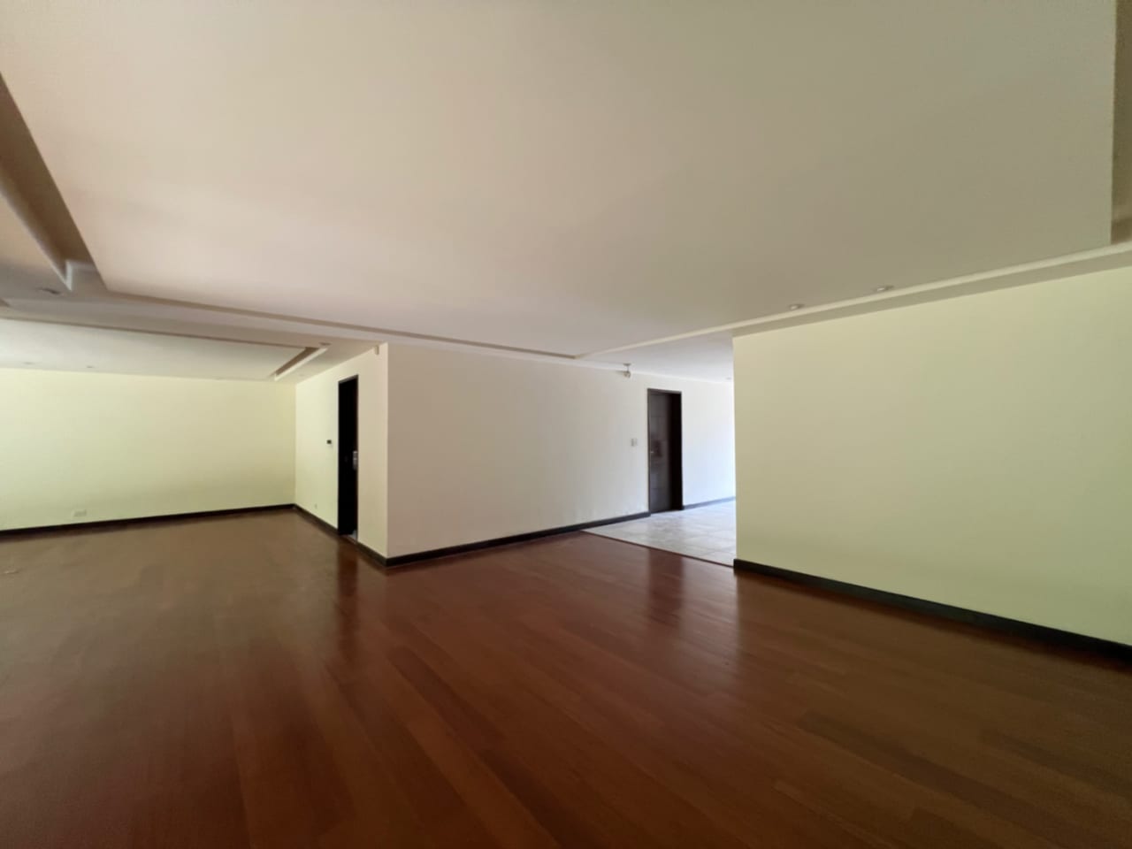 Casa Renta la Joya Zona 10 , 5 Dorm 600 MTS2 $4,350 — Casa en Alquiler en Zona 10, Guatemala, Ciudad — foto 7 de 17