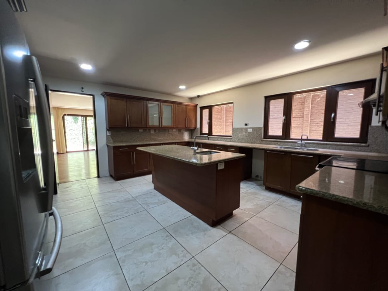 Casa Renta la Joya Zona 10 , 5 Dorm 600 MTS2 $4,350 — Casa en Alquiler en Zona 10, Guatemala, Ciudad — foto 17 de 17