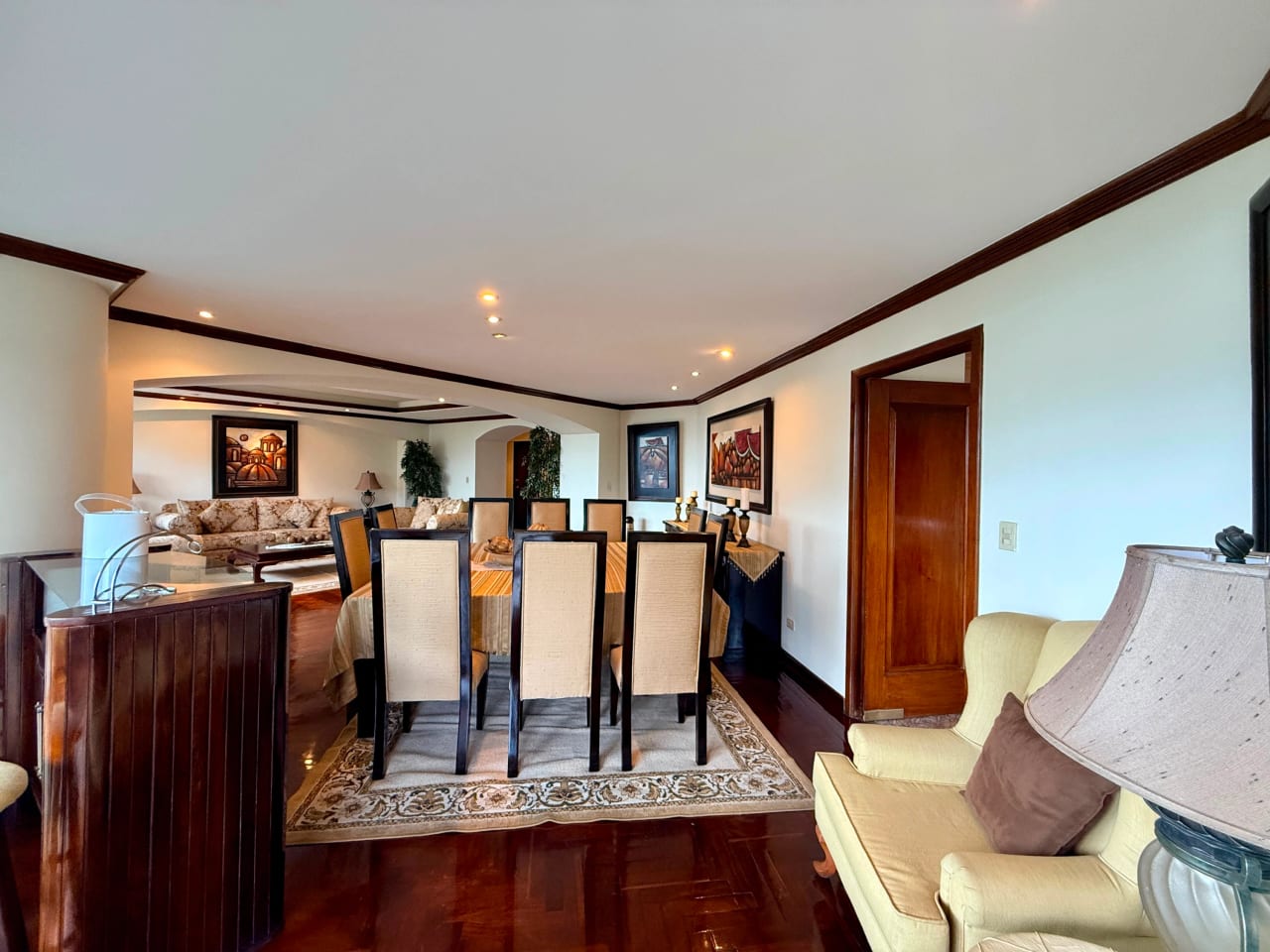 Apartamento amueblado en L'excellence zona 14 — Apartamento en Alquiler en Zona 14, Guatemala, Ciudad — foto 4 de 17