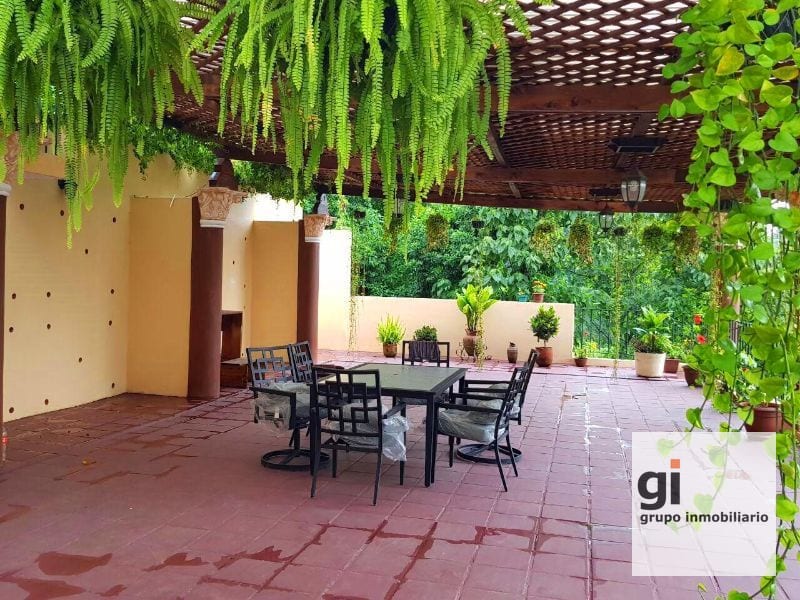 Amplia casa en venta con espacio adicional para un pequeño negocio. Ubicada en Zona 15 — Casa en Venta en Zona 15, Guatemala, Ciudad — foto 1 de 11