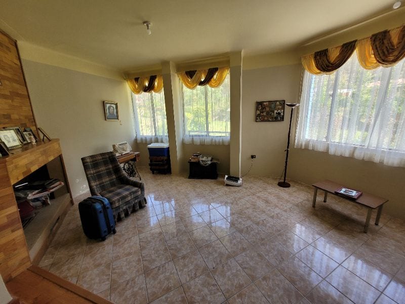 Atención inversionistas: Propiedad cerquísima a la ciudad y con un gran área verde — Casa en Venta en San Lucas Sacatepéquez, Sacatepéquez — foto 15 de 17