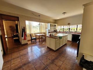Atención inversionistas: Propiedad cerquísima a la ciudad y con un gran área verde — Casa en Venta en San Lucas Sacatepéquez, Sacatepéquez — miniatura 13 de 17