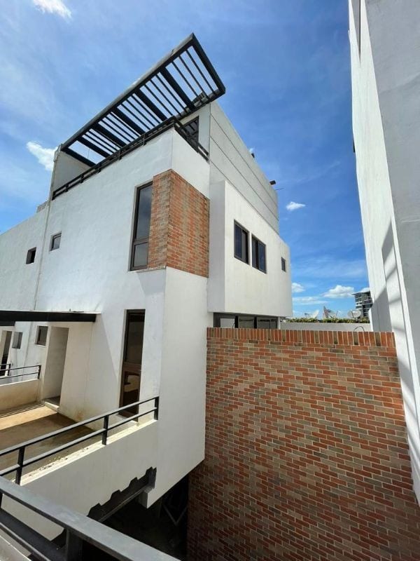 Moderna Casa en Venta | Zona 15, Colonia la Isla — Casa en Venta en El Maestro II, Zona 15, Guatemala, Ciudad — foto 5 de 17