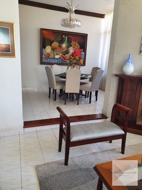 Casa Grande con Amplio Jardín — Casa en Venta en Fraijanes, Carretera a El Salvador, Guatemala, Ciudad — foto 7 de 8