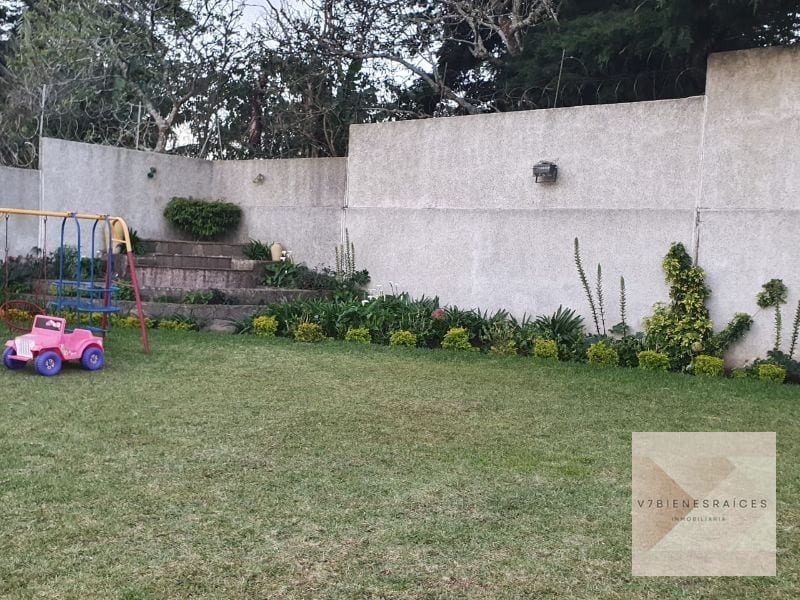Casa Grande con Amplio Jardín — Casa en Venta en Fraijanes, Carretera a El Salvador, Guatemala, Ciudad — foto 6 de 8