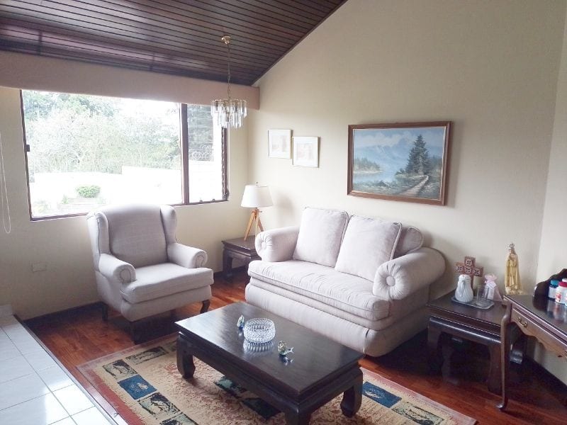 Casa Grande con Amplio Jardín — Casa en Venta en Fraijanes, Carretera a El Salvador, Guatemala, Ciudad — foto 8 de 8