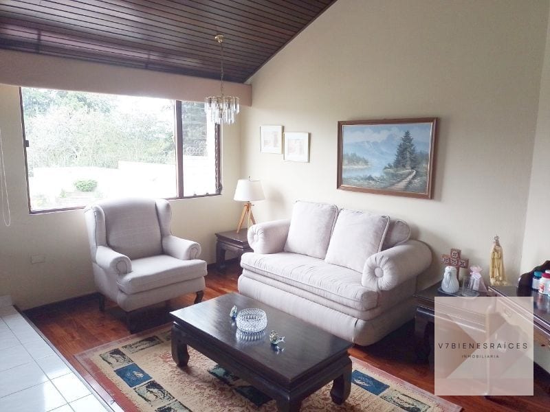 Casa Grande con Amplio Jardín — Casa en Venta en Fraijanes, Carretera a El Salvador, Guatemala, Ciudad — foto 8 de 8
