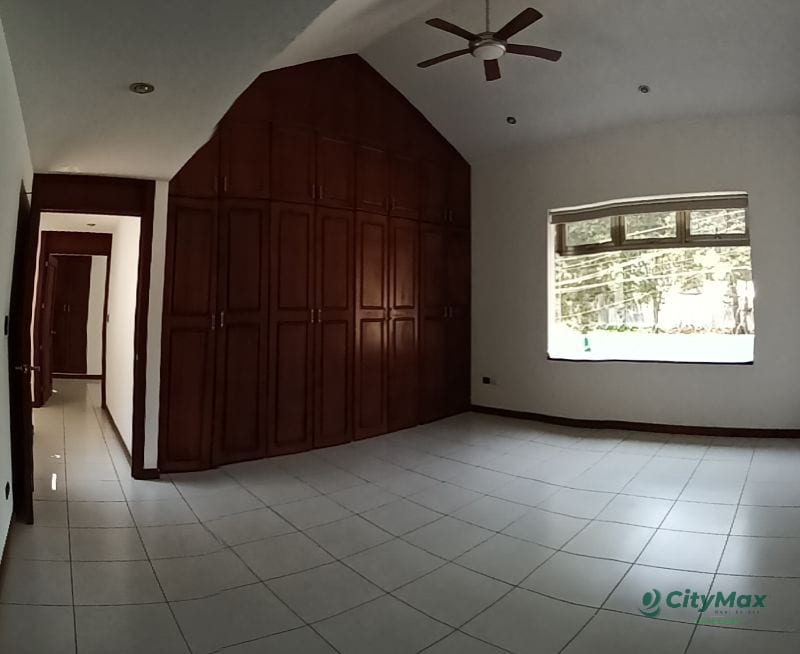 Casa Residencial en Venta en Zona 16 Kanajuyú II — Casa en Venta en Zona 16, Guatemala, Ciudad — foto 8 de 16
