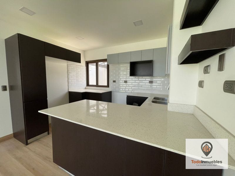 Casa en Venta en Zona 15 VH1 de 330 m2 — Casa en Venta en Vista Hermosa I, Zona 15, Guatemala, Ciudad — foto 2 de 10