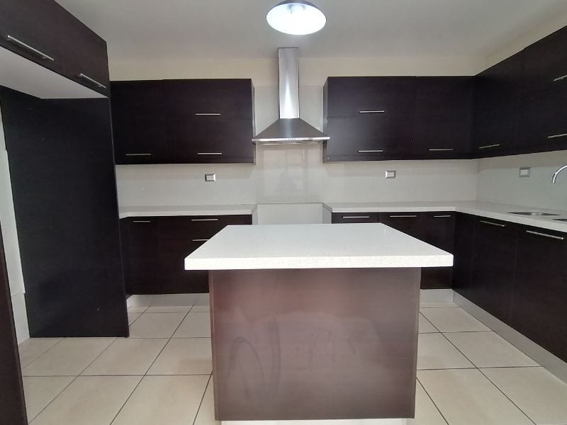 Casa en venta en Ensenada de San Isidro zona 16 — Casa en Alquiler en Ensenada de San Isidro, Zona 16, Guatemala, Ciudad — foto 8 de 12