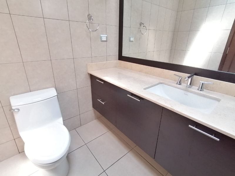 Casa en venta en Ensenada de San Isidro zona 16 — Casa en Alquiler en Ensenada de San Isidro, Zona 16, Guatemala, Ciudad — foto 4 de 12