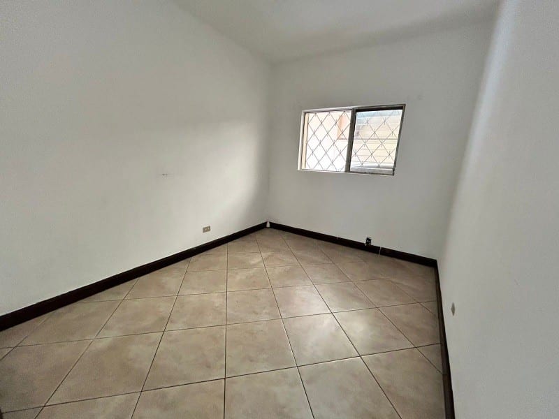 Casa en renta para vivienda u oficina zona 10 — Casa en Alquiler en Zona 10, Guatemala, Ciudad — foto 16 de 17