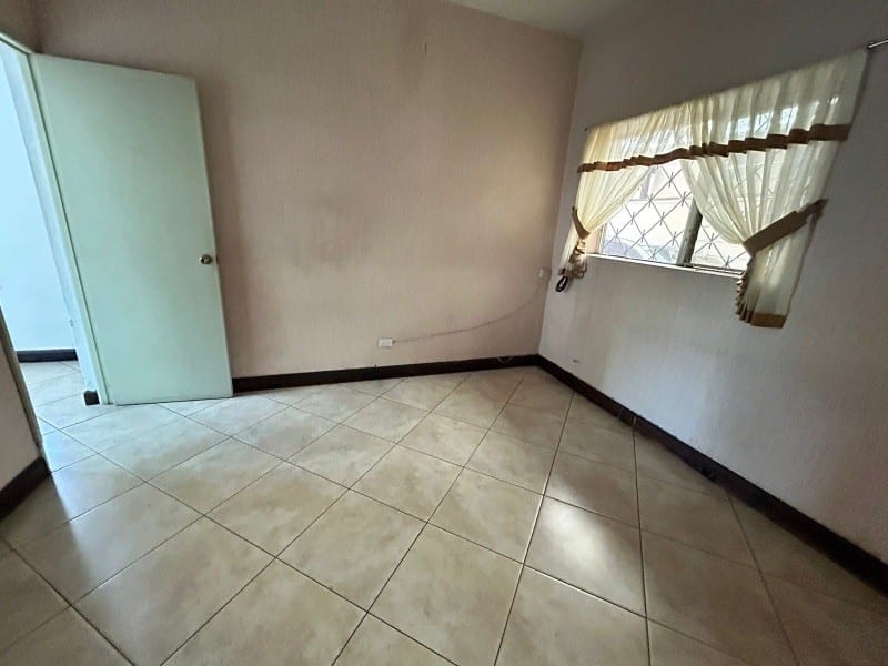 Casa en renta para vivienda u oficina zona 10 — Casa en Alquiler en Zona 10, Guatemala, Ciudad — foto 3 de 17
