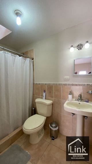 Casa en venta en El naranjo Real Victoria — Casa en Venta en Condado Naranjo, Zona 4 Mixco, Guatemala, Ciudad — miniatura 4 de 9
