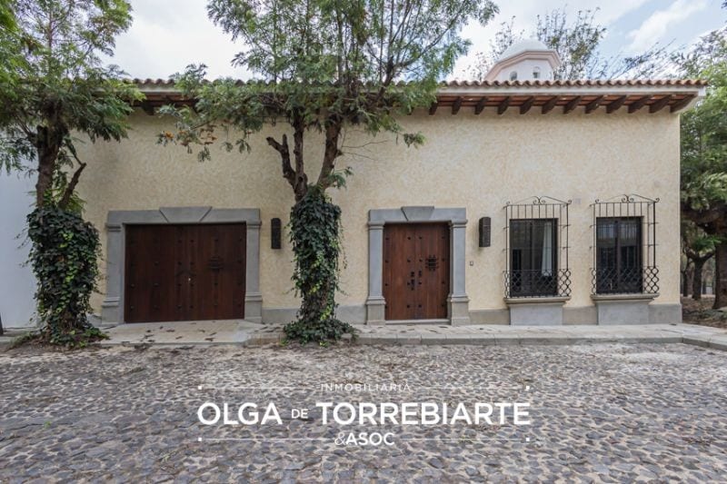 Casa en Condado El Obispo, Antigua Guatemala — Casa en Venta en Antigua, Sacatepéquez — foto 1 de 12