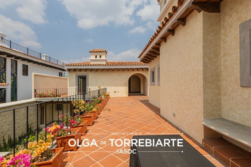 Casa en Condado El Obispo, Antigua Guatemala — Casa en Venta en Antigua, Sacatepéquez — foto 2 de 12