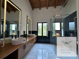 Casa en Venta en Los Franciscanos, Antigua Guatemala: Lujo y Confort — Casa en Venta en Ciudad Vieja, Sacatepéquez — miniatura 12 de 17