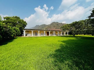 Antigua Guatemala casa Amueblada con amplio Jardin y 6 habitaciones — Casa en Alquiler en Antigua, Sacatepéquez — miniatura 9 de 9