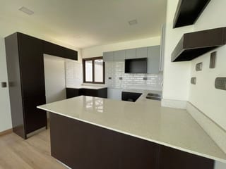 Lindas Casas para Estrenar en Altos de Vista Hermosa Zona 15 VH1 la Isla — Casa en Venta en Vista Hermosa I, Zona 15, Guatemala, Ciudad — miniatura 2 de 15