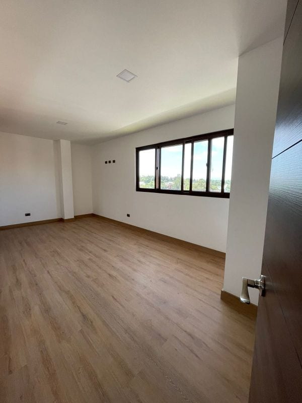 Lindas Casas para Estrenar en Altos de Vista Hermosa Zona 15 VH1 la Isla — Casa en Venta en Vista Hermosa I, Zona 15, Guatemala, Ciudad — foto 12 de 15