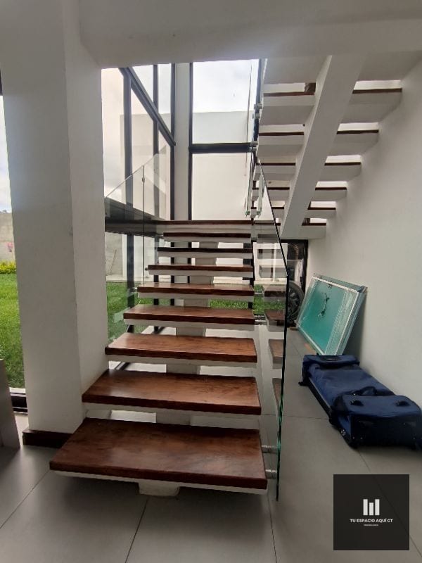 Casa Grande en Venta Zona 16 — Casa en Venta en Hacienda Real, Zona 16, Guatemala, Ciudad — foto 4 de 17