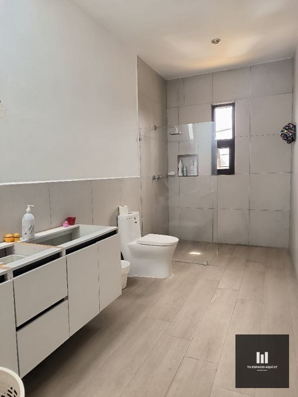 Casa Grande en Venta Zona 16 — Casa en Venta en Hacienda Real, Zona 16, Guatemala, Ciudad — foto 5 de 17