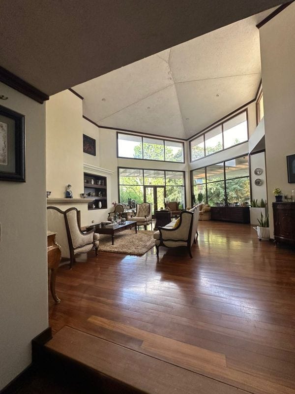 Casa un Nivel en Venta Zona 16 — Casa en Venta en La Montaña, Zona 16, Guatemala, Ciudad — foto 1 de 10