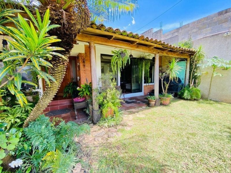 Zona 13 Aurora 1 Vendo casa Amplio Jardin — Casa en Venta en Zona 13, Guatemala, Ciudad — foto 3 de 12