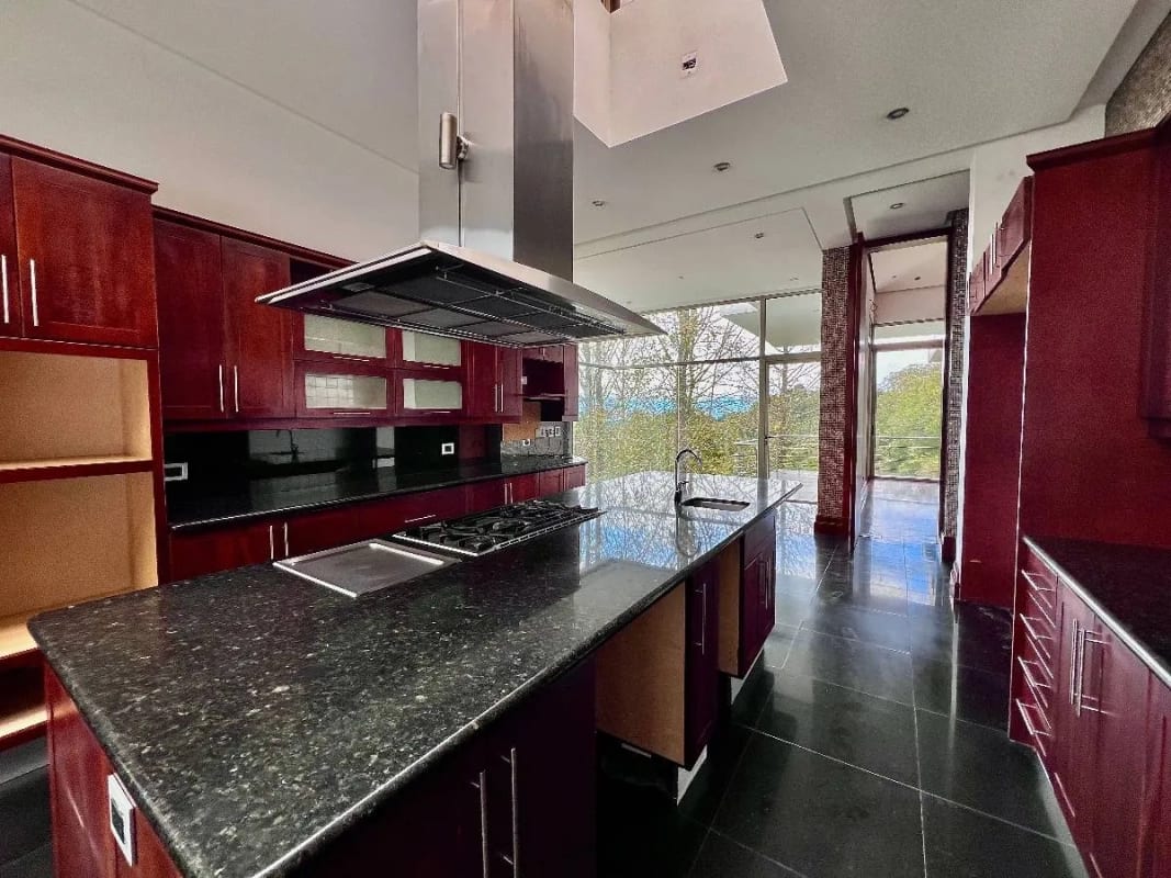 Residencia de Lujo en el Club de Golf más Exclusivo de Guatemala — Casa en Venta en Zona 16, Guatemala, Ciudad — foto 4 de 16