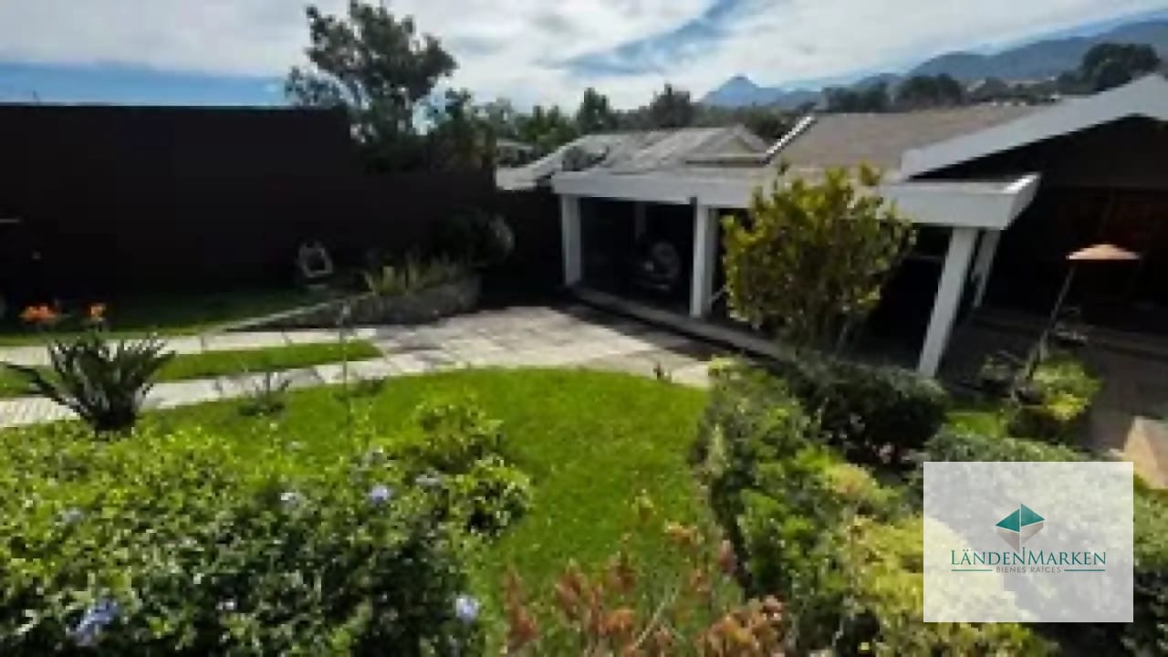 Venta de Casa con Extenso Terreno en San Cristobal Sector A10 — Casa en Venta en Zona 8 Mixco, Guatemala, Ciudad — foto 3 de 17