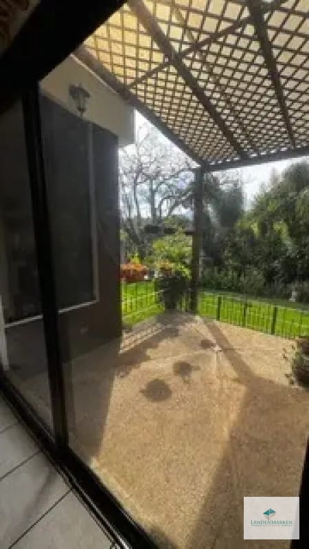 Venta de Casa con Extenso Terreno en San Cristobal Sector A10 — Casa en Venta en Zona 8 Mixco, Guatemala, Ciudad — foto 8 de 17