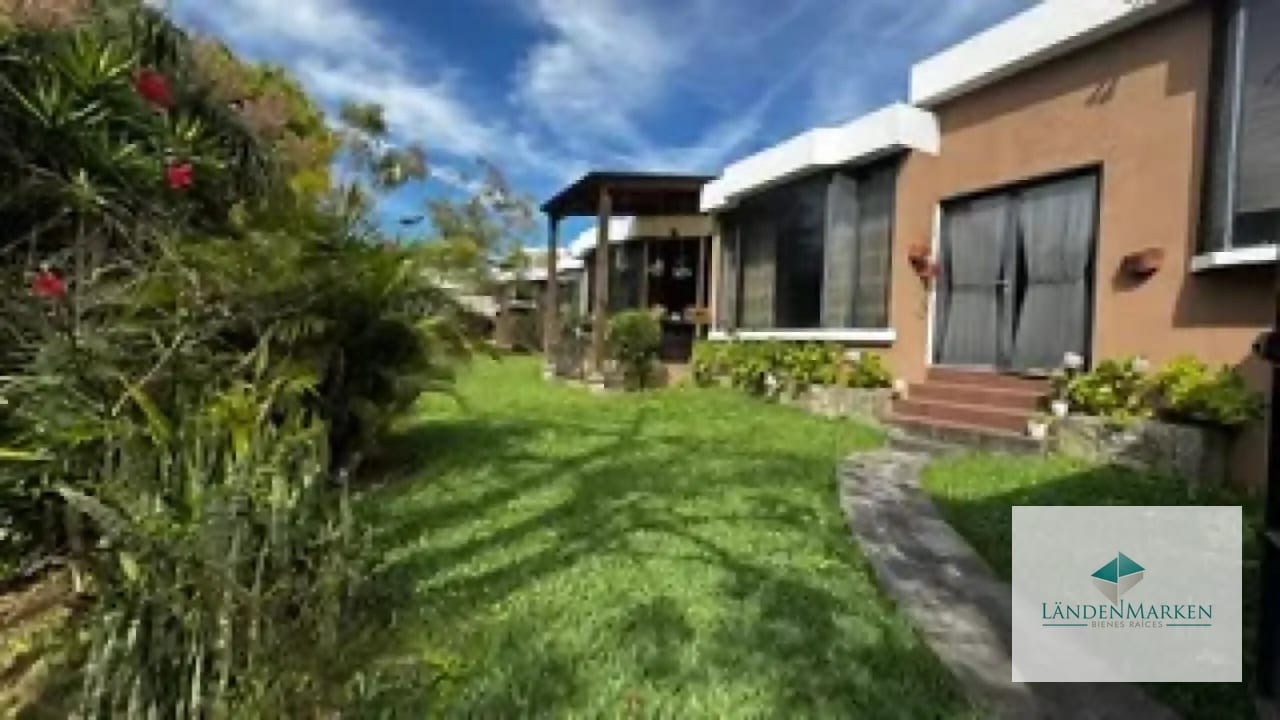Venta de Casa con Extenso Terreno en San Cristobal Sector A10 — Casa en Venta en Zona 8 Mixco, Guatemala, Ciudad — foto 10 de 17