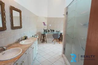 VENDO CASA CAES KILÓMETRO 19.4 Villas del Pinar — Casa en Venta en Carretera a El Salvador, Guatemala, Ciudad — miniatura 4 de 8
