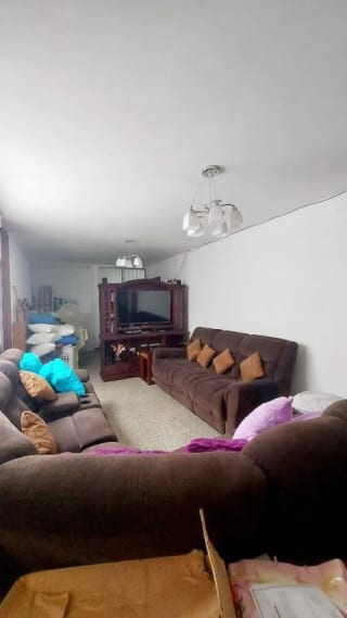 Vendo casa Colonia Alvarado sobre la Calzada Roosevelt — Casa en Venta en Zona 3 Mixco, Guatemala, Ciudad — miniatura 8 de 17