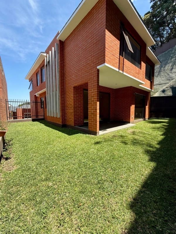 Casa en venta Antaria Buena Vista — Casa en Venta en Santa Catarina Pinula, Guatemala, Ciudad — foto 3 de 13