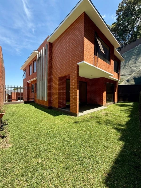 Casa en venta Antaria Buena Vista — Casa en Venta en Santa Catarina Pinula, Guatemala, Ciudad — foto 2 de 13