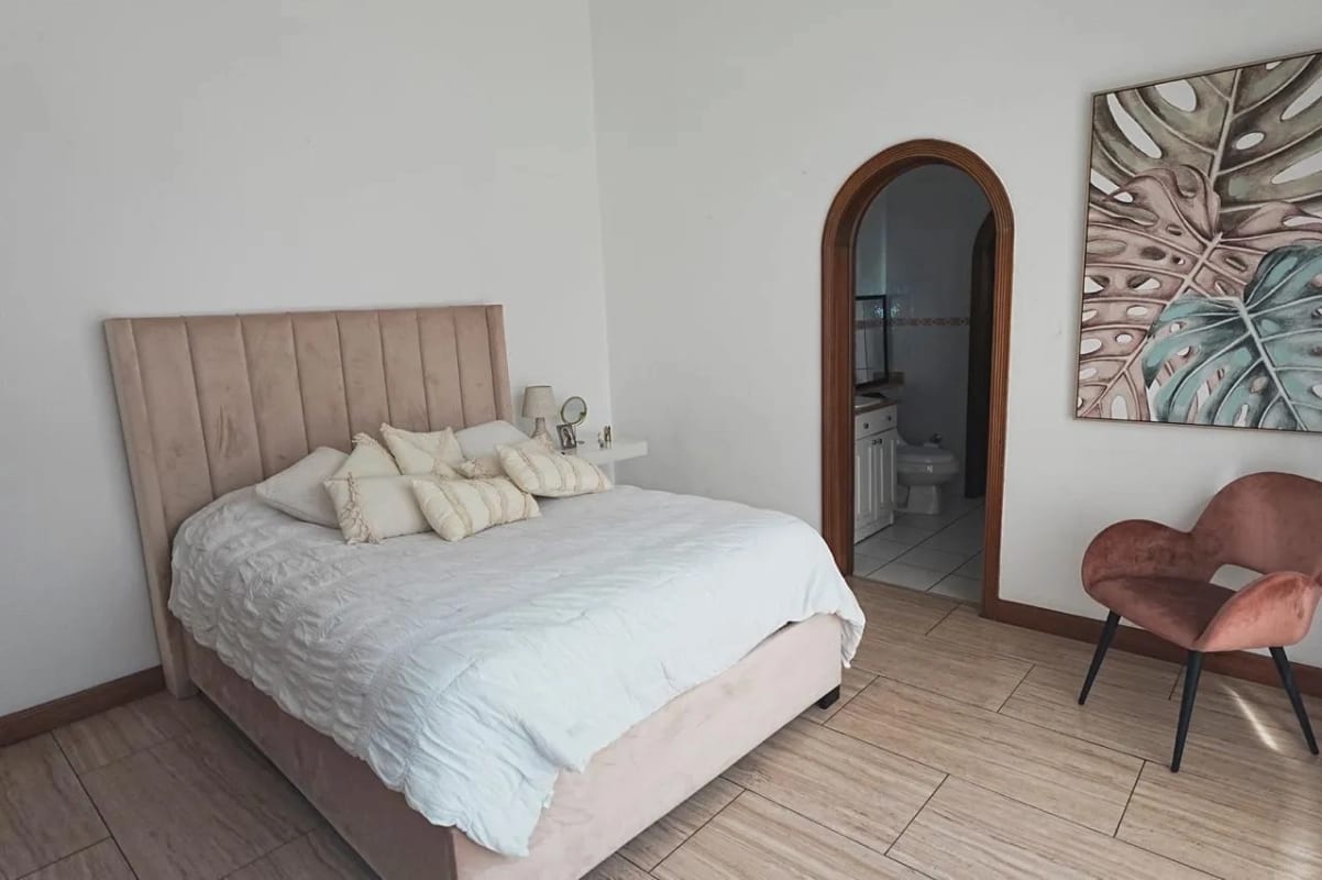 Vendo Exclusiva Casa en Villas del Pinar Km.19.4 Carretera a El Salvador — Casa en Venta en Villas del Pinar, Carretera a El Salvador, Guatemala, Ciudad — foto 16 de 17