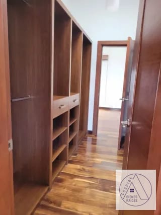 Zona 16 Las Cumbres Bella Residencia en Venta con ganas de hacer negocio. — Casa en Venta en Las Cumbres, Zona 16, Guatemala, Ciudad — miniatura 7 de 11
