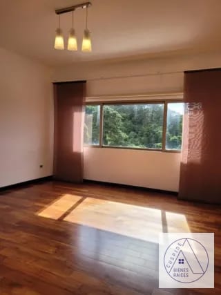 Zona 16 Las Cumbres Bella Residencia en Venta con ganas de hacer negocio. — Casa en Venta en Las Cumbres, Zona 16, Guatemala, Ciudad — miniatura 6 de 11