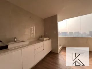 Elegante apartamento en venta en el Condominio Milenia, zona 10 — Apartamento en Venta en Milenia, Zona 10, Guatemala, Ciudad — miniatura 8 de 12