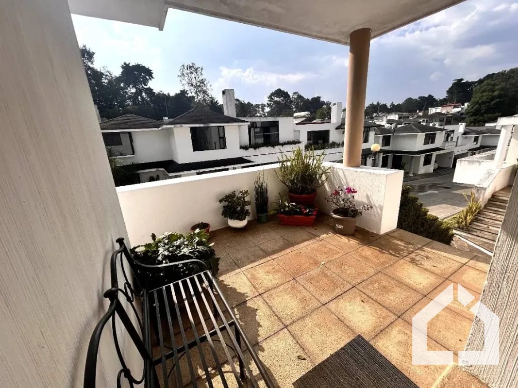 Casa en venta, Condominio La Laguna, Colonia Santa Rosalía, CAES — Casa en Venta en Santa Rosalia La Laguna, Carretera a El Salvador, Guatemala, Ciudad — foto 2 de 17