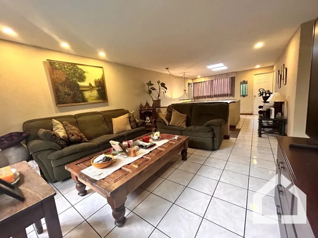 Casa en venta, Condominio La Laguna, Colonia Santa Rosalía, CAES — Casa en Venta en Santa Rosalia La Laguna, Carretera a El Salvador, Guatemala, Ciudad — foto 3 de 17