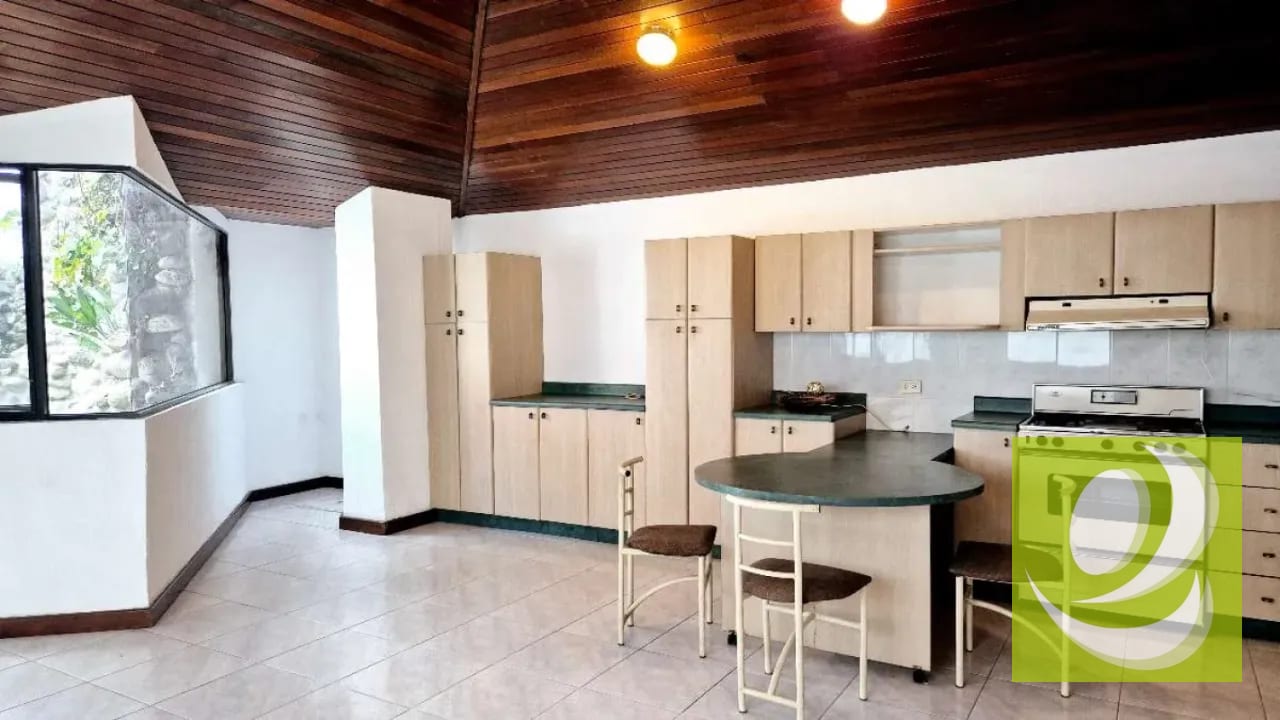 En venta casa de lujo en km 9.5 CAES — Casa en Venta en Carretera a El Salvador, Guatemala, Ciudad — foto 2 de 6